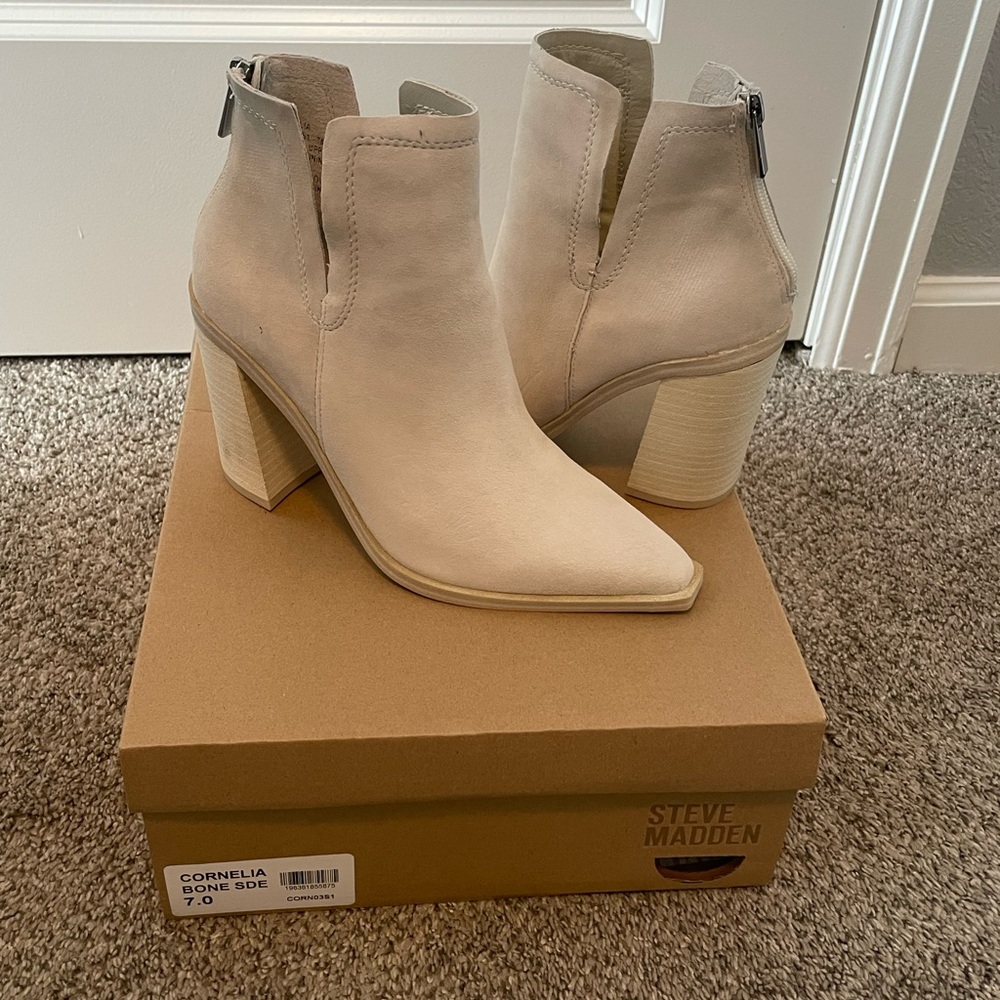 Steve Madden Women's Beige Ankle Booties